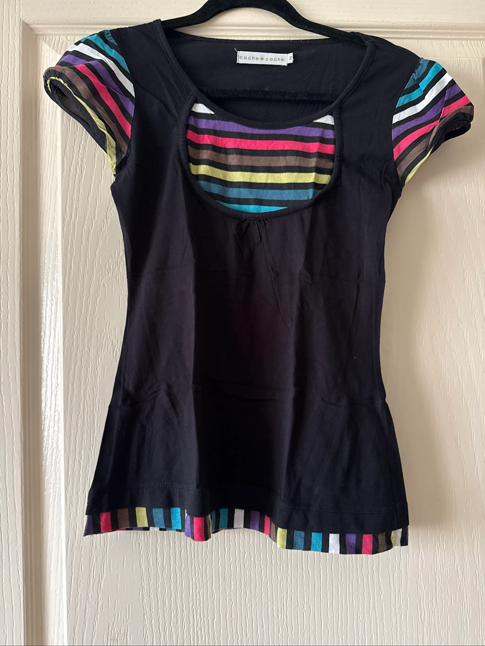 Tee shirt cache cache